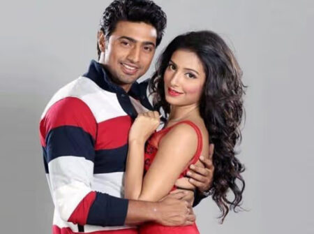 শুভশ্রীকে সঙ্গে নিয়ে ফেসবুকে সুখবর দিলেন দেব
