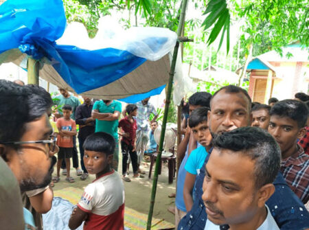 বিষাক্ত সাপের ছোবলে শিশুর মৃত্যু