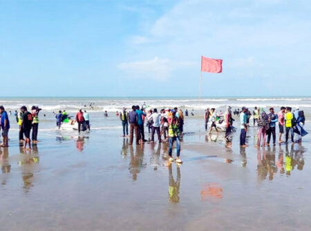 মানছেনা নিয়ম, ঠেকানো যাচ্ছে না সৈকতে ‘পর্যটক মৃত্যু’