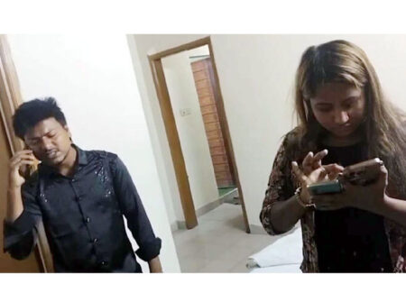 এবার হিরো আলমের স্ত্রী রিয়া মনির ভিডিও ফাঁস করলেন হিরো আলম নিজেই