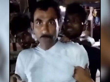 প্রবাসীর স্ত্রীর সঙ্গে আপত্তিকর অবস্থায় ধরা পড়লো বিএনপি নেতা,পুলিশের কাছে হস্তান্তর