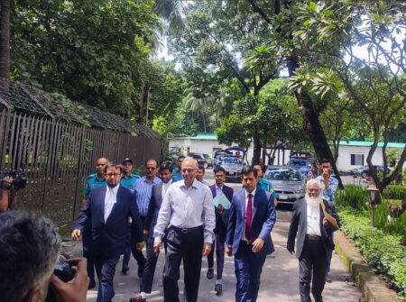 শেখ হাসিনার মামলায় মাহমুদুর রহমানের সাক্ষ্যগ্রহণ শুরু