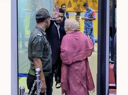 উন্নত চিকিৎসার জন্য সিঙ্গাপুর গেলেন নুরুল হক নুর