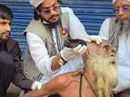 বৃদ্ধের চুল-দাড়ি কেটে হেনস্তার ঘটনায় ছেলের মামলা