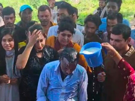 দুধ দিয়ে গোসল, রিয়া মনিকে তালাক দিলেন হিরো আলম!