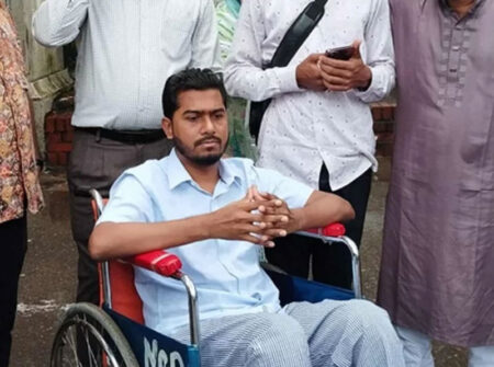 চিকিৎসা শেষে আজ দেশে ফিরছেন নুর