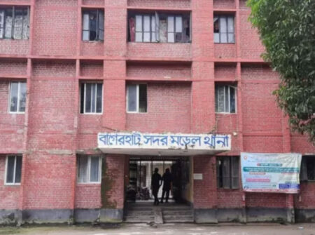 বাগেরহাটে সাংবাদিক কুপিয়ে সাংবাদিককে খুন