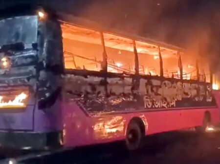 গাজীপুরে এক রাতে তিন বাসে আগুন দিলো দুর্বৃত্তরা