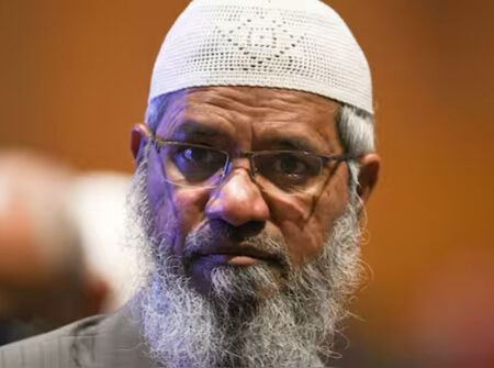 জাকির নায়েককে গ্রেপ্তার করিয়ে দেওয়ার আহ্বান ভারতের