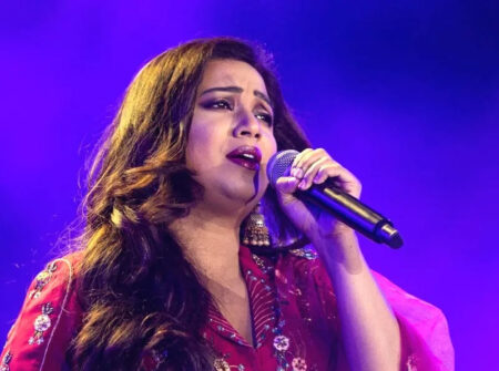 শ্রেয়া ঘোষালের কনসার্টে চরম বিশৃঙ্খলা,ধাক্কাধাক্কিতে অজ্ঞান ২