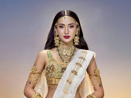 মিস ইউনিভার্স মঞ্চে জামদানি পরলেন মিথিলা