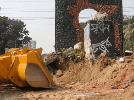ঝিনাইদহে শেখ মুজিবের ‘এক তর্জনী’ স্তম্ভ ভাঙচুর