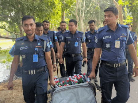 ফরিদপুরে মহাসড়কের পাশে লাগেজভর্তি ৩২ পেট্রলবোমা উদ্ধার
