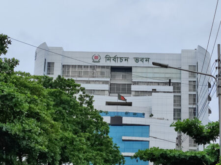 সব টিভি চ্যানেলে প্রার্থীদের সমান সুযোগ নিশ্চিতের অনুরোধ ইসির
