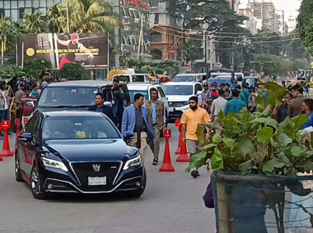 খালেদা জিয়াকে দেখতে হাসপাতালে জুবাইদা রহমান