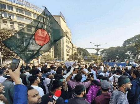 শহীদ ওসমান হাদি হত্যার বিচারের দাবিতে উত্তাল শাহবাগ