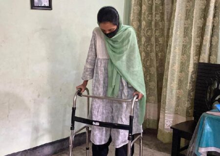 অপারেশনের পর পঙ্গুত্বের ঝুঁকিতে নোয়াখালীর কলেজছাত্রী