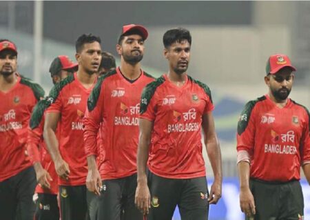 ‘শেখ হাসিনা ভারতে নিরাপদে থাকলে, ক্রিকেটাররা কেন নয়?’