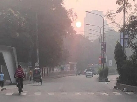 রাজধানীতে শীতের দাপট কিছুটা কমেছে