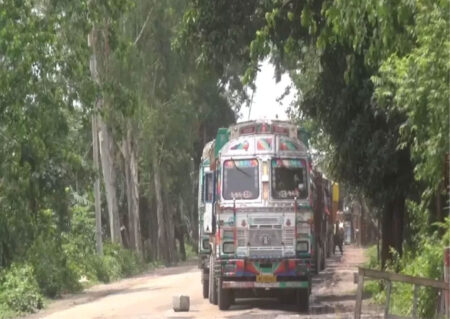নির্বাচন উপলক্ষে টানা ৩ দিন বন্ধ বুড়িমারী স্থলবন্দর