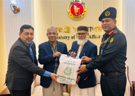 কারাগারের জন্য ১৩ হাজার ধর্মীয় বই দিলেন ধর্ম উপদেষ্টা