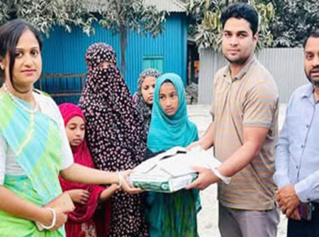 রাজবাড়ীর গোয়ালন্দে মাদ্রাসা ও এতিমখানায় সরকারি খেজুর বিতরণ