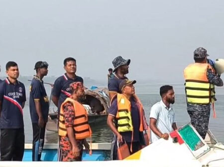 দৌলতদিয়াপদ্মা নদীতে তৃতীয় দিনের মতো চলছে উদ্ধার অভিযান