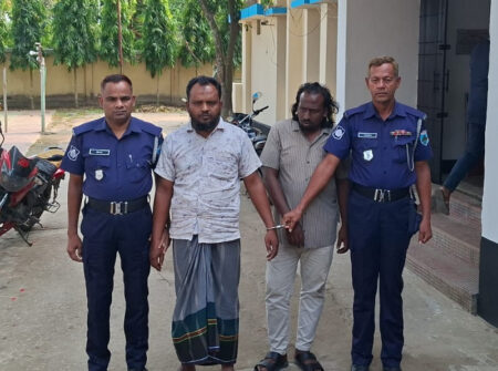 মান্দায় অবৈধ তেল মজুত: ব্যবসায়ীসহ গ্রেপ্তার ২, জব্দ ৬২০০ লিটার ডিজেল