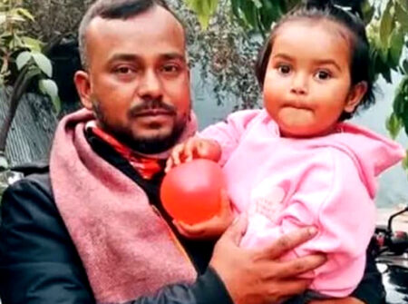রাজবাড়ীতে বজ্রপাতে বাবার মৃত্যু, অল্পের জন্য প্রাণে বাঁচল শিশু কন্যা