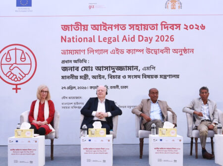 কড়াইল বস্তিতে ভ্রাম্যমাণ লিগ্যাল এইড ক্যাম্পের উদ্বোধন