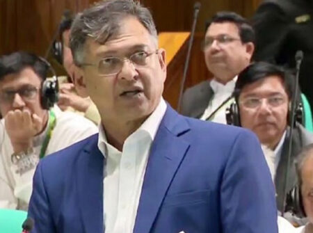 বিসিবিতে ‘বাপের দোয়া-মায়ের দোয়া’ কমিটি করা হয়নি: স্বরাষ্ট্রমন্ত্রী