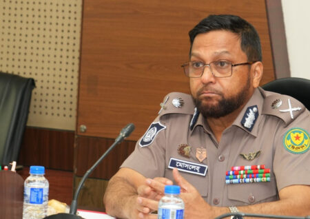 গরুর গাড়ি নিয়ে হাটে টানাটানি করলে ইজারাদারের বিরুদ্ধে কঠোর ব্যবস্থা নেওয়া হবে: ডিএমপি কমিশনার