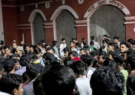 বিএম কলেজে ছাত্রদলের দুই পক্ষের সংঘর্ষ, আহত কয়েকজন
