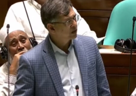দুদক পুনর্গঠনে শিগগিরই সার্চ কমিটি, শক্তিশালী কমিশনের আশ্বাস স্বরাষ্ট্রমন্ত্রীর