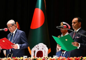 বাংলাদেশের ২৩তম রাষ্ট্রপতি হিসেবে শপথ নিলেন মির্জা ফখরুল ইসলাম আলমগীর