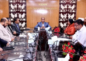 সরকারি কর্মকর্তাদের সততা ও নিষ্ঠার সঙ্গে দায়িত্ব পালনের আহ্বান আইনমন্ত্রীর