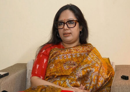 রাষ্ট্রপতি নির্বাচনে ভোট দেওয়া থেকে বিরত রুমিন ফারহানা