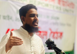 সরকার আরও ভালো আইন আনার কথা বলে এখন উল্টো পথে পা বাড়িয়েছে: আখতার হোসেন