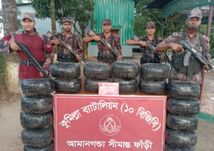 চৌদ্দগ্রামে ৯২ লাখ টাকার ভারতীয় শাড়ি-থ্রি-পিস ও ৯০ কেজি গাঁজা জব্দ