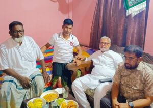 বীরগঞ্জে অসুস্থ বিএনপি নেতার বাড়িতে এমপি মনজুরুল ইসলাম, নিলেন খোঁজখবর