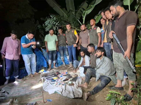 বগুড়ার জঙ্গলে ডিবির অভিযান, অস্ত্র-মাদকসহ গ্রেপ্তার ৩
