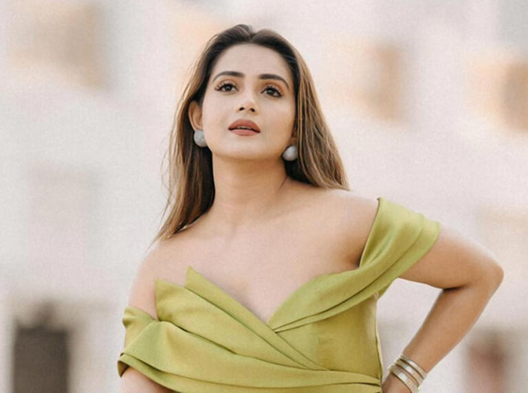 জামিন পেয়েই শাড়িকাণ্ডে নারীর ছবি ফাঁস করলেন তিশা