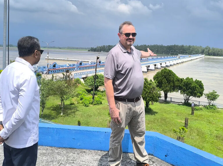 তিস্তার নান্দনিক পরিবেশে মুগ্ধ মার্কিন রাষ্ট্রদূত