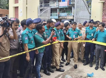 বরিশাল আদালত চত্বরে ককটেল বিস্ফোরণ, আতঙ্ক