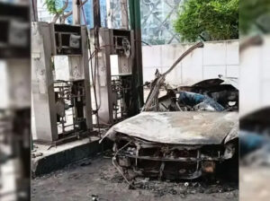 কুড়িলে গ্যাস সিলিন্ডার বিস্ফোরণে পুড়ল প্রাইভেটকার ও পাম্প