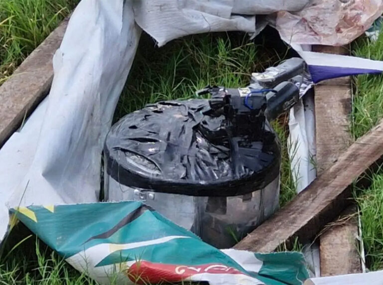 সাভারে স্কচটেপে মোড়ানো প্রেসার কুকার ঘিরে বোমা আতঙ্ক