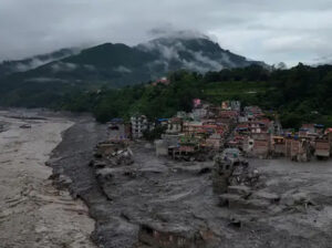 নেপালের বন্যায় আগাম সতর্কতা না দেওয়ার অভিযোগ, অস্বীকার চীনের