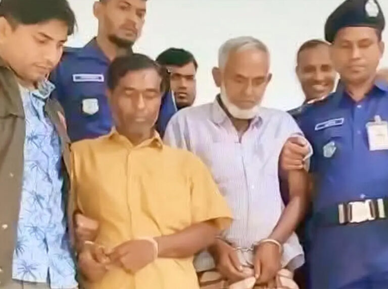 সার মজুত করে বিপাকে দুই ব্যবসায়ী, ৩৮১ বস্তা জব্দ