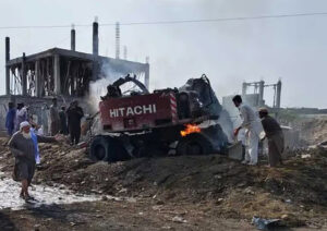 পাকিস্তানে আত্মঘাতী বোমা হামলার পর অ্যাম্বুলেন্সে গুলি, নিহত ১২