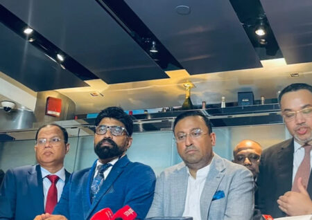 বোয়িংয়ের সঙ্গে ১১টি বিমান কেনার চুক্তির কথা জানালেন মাহদী আমিন